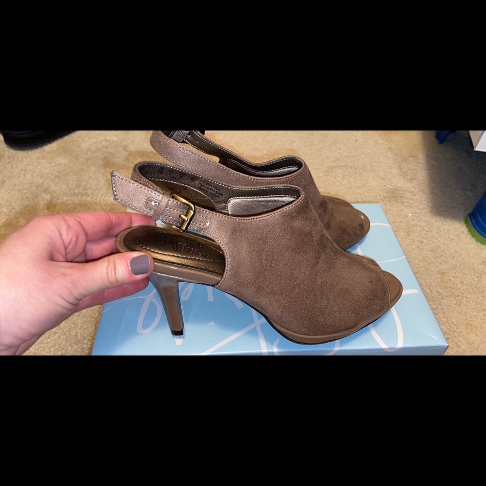 LIFE STRIDE Heels - Size 8